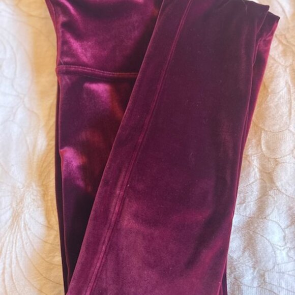 Burgundy velvet Spanx tights in size small - Picture 4 of 4